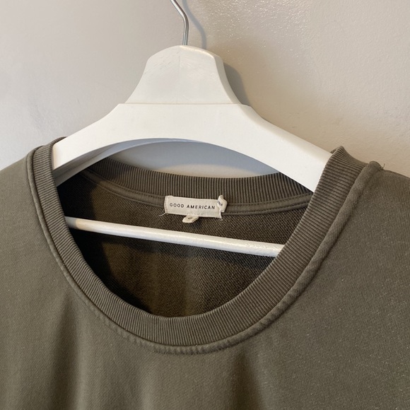 Good American Khaki Drop Shoulder Long Wide Sleeve Crewneck Sweatshirt - Picture 12 of 16